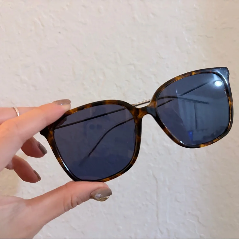 Like-new Tortoise Shell Sunglasses KENZO - Picture 1 of 3